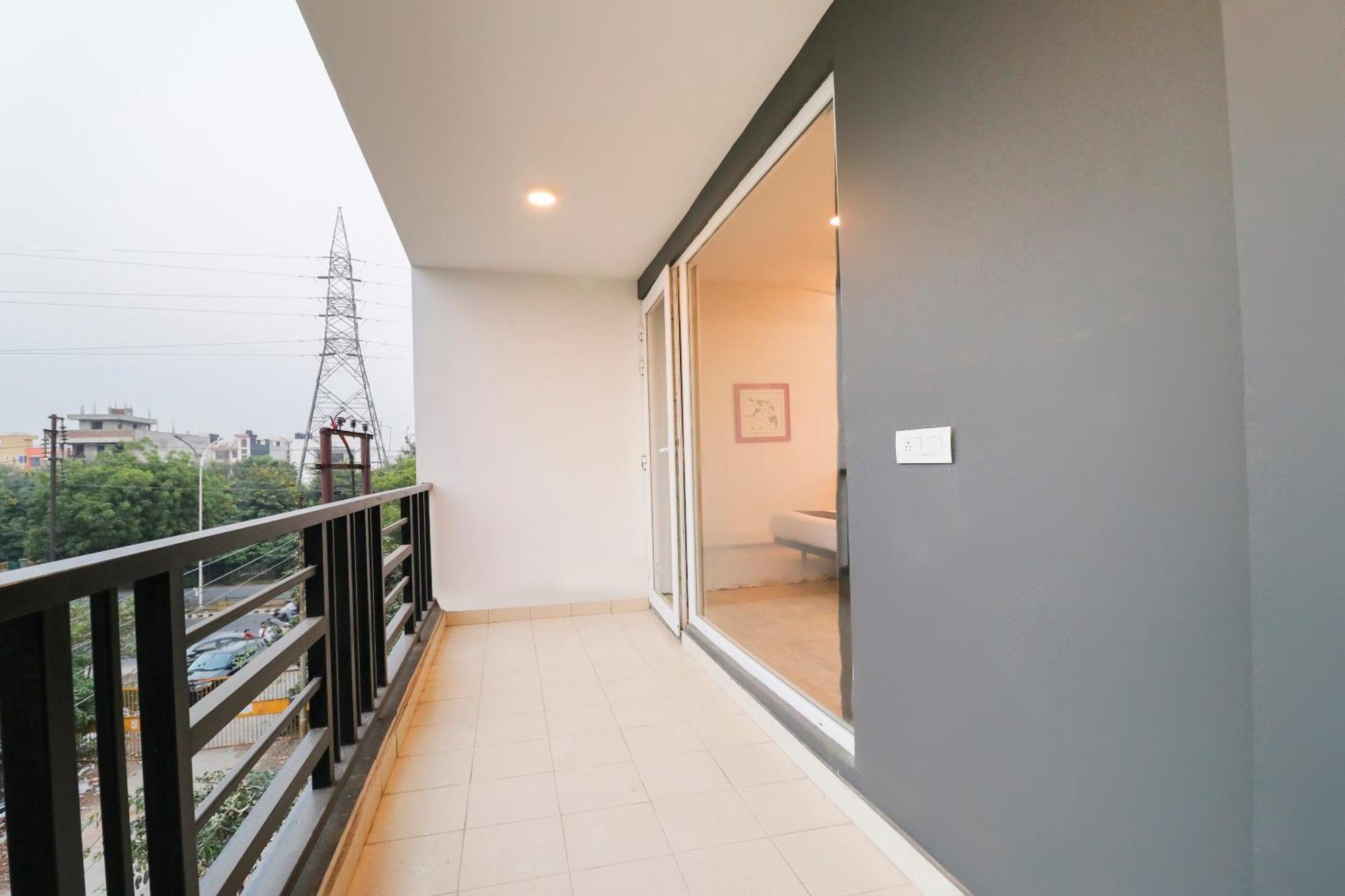 فندق Townhouse Noida Sector 71 Near Iskcon Temple Noida Indirapuram المظهر الخارجي الصورة