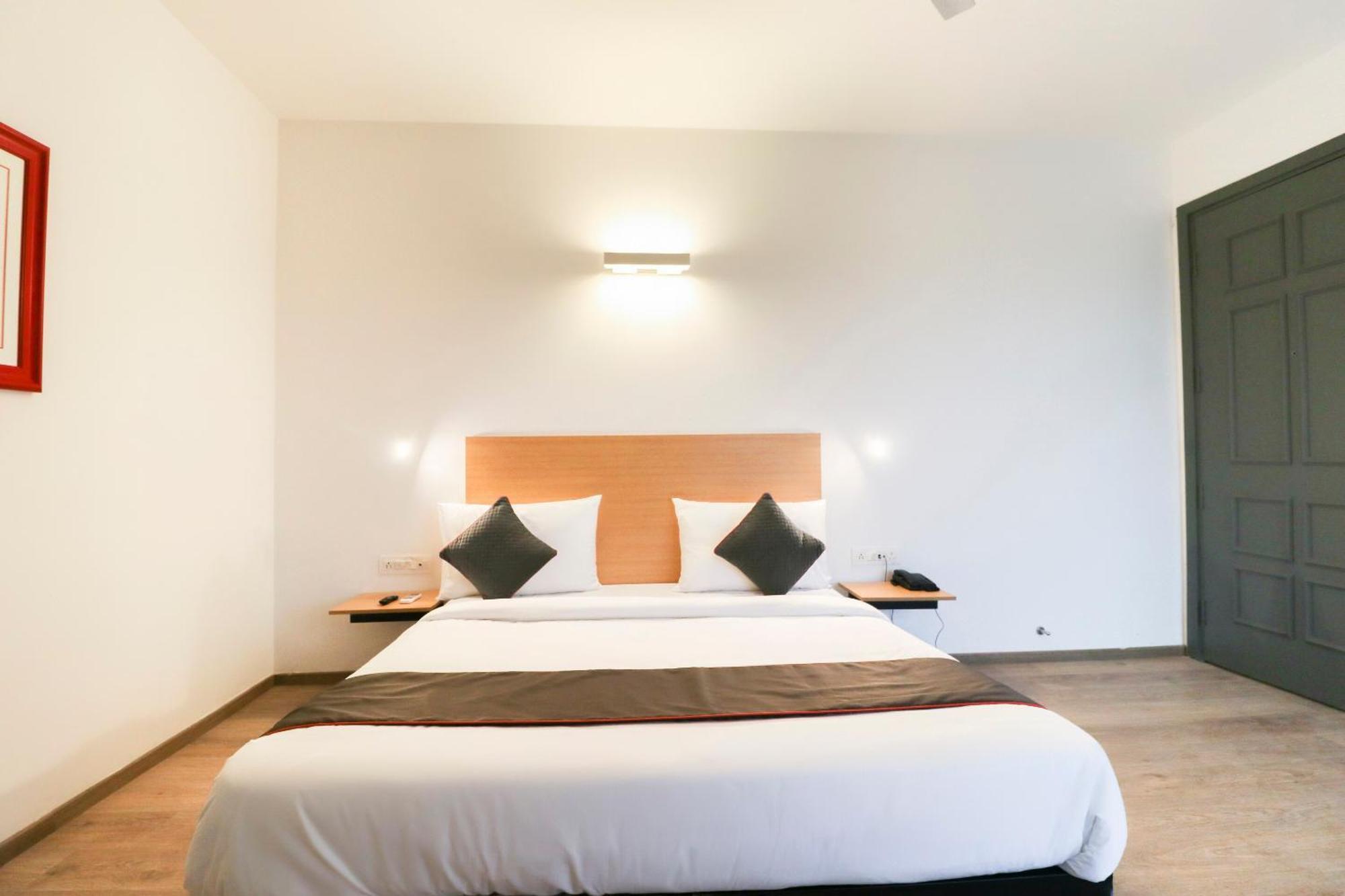 فندق Townhouse Noida Sector 71 Near Iskcon Temple Noida Indirapuram المظهر الخارجي الصورة